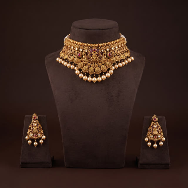 Lakshmi Pearl Fringe Choker